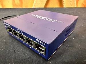 Netgear GS105 V5 5 Port External Gigabit Desktop Switch w/Power Supply - Imagen 1 de 7