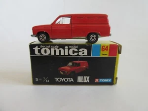 TOMY TOMICA 1/64 TOYOTA HILUX 64 SCATOLA NERA Made in Japan - Foto 1 di 6