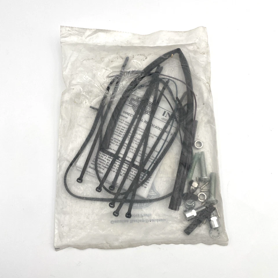 Kit de reubicación de señal de giro OEM Harley 68603-01 para parabrisas desmontable Softail Foto 1 de 4