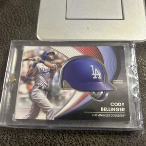 2022 Topps Update Cody Bellinger #BH-CB Commemorative Batting Helmet - Picture 1 of 6
