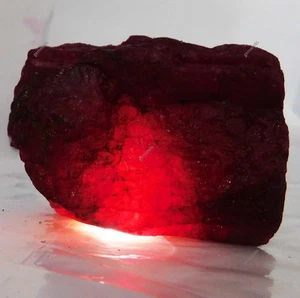 Enorme piedra preciosa suelta de tierra áspera extraída de rubí rojo natural de 870 quilates CERTIFICADA - Imagen 1 de 7