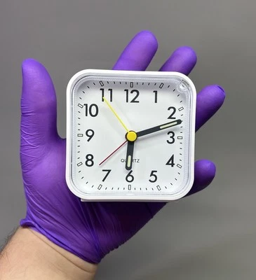 Silent Alarm Clock Bedside Classic Battery Powered Big Dial Snooze Night Light - Image 1 of 4