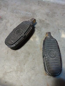 Harley Davidson Softail Dyna Sportster Touring CRESTED BAR & SHIELD FOOTPEGS - Picture 1 of 12