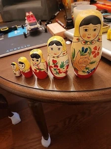 Set Of 5 Nesting Dolls - Picture 1 of 7