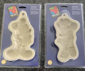 Wilton Set di 2 - Stampi per biscotti Topolino e Minnie nuovi in confezione - Foto 1 di 7