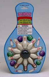 DOLL HOUSE MINI 1.5" CRAFT MINIATURE BOWLING BALL & 10 PINS SET DIORAMA SET NOC - Picture 1 of 1