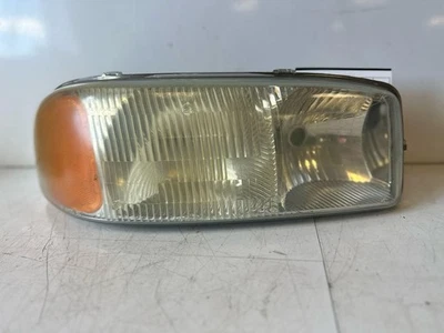 GMC Yukon 1500 2003 pasajero faro derecho Foto 1 de 4