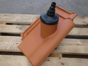 Jacobi J13V Antennendurchführung Antennenziegel Tonziegel mit PVC Rohr rot - Bild 1 von 5