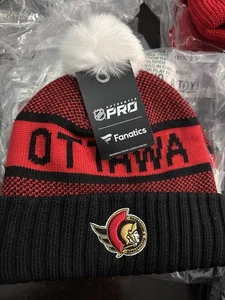 Ottawa Senators NEU Bündchen Winter Strick Beanie Mütze mit Bommel. NHL Hockey - Bild 1 von 3