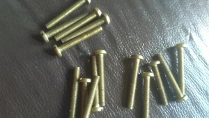 Messing M4 Linsenkopfschrauben, 30 mm lang. (15 Stück) - Bild 1 von 2