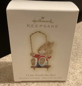 2009 Hallmark Andenken Ornament "I Can Touch The Sky" Hase auf Schaukel Neu im Karton - Bild 1 von 1