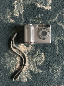 Vintage Nikon Coolpix 4600 4.0MP Digital Camera Silver 3X Zoom Working No Card - Picture 1 of 9