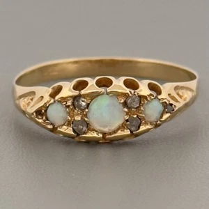18ct Yellow Gold Vintage Opal & Diamond Gypsy Ring, UK Size R - Picture 1 of 6