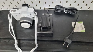 nikon 1 v1 white + 10-30mm f3.5-5.6+original nikon charger and battery - Imagen 1 de 8