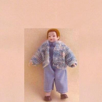 Niño Muñeca Vestida Heidi Ott HOXC012 Multi-azul Suéter Casa de Muñecas Miniatura Foto 1 de 3