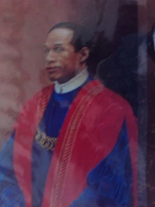O.J. SIMPSON AS THE POPE 8 1/2" X 11" RIVISTA ORIGINALE PUBBLICITARIA LAMINATA - Foto 1 di 1