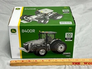 John Deere 8400R 100 Prestige Silver Tractor 1:32 NIB COMPANY SPECIAL EDITION - Picture 1 of 6
