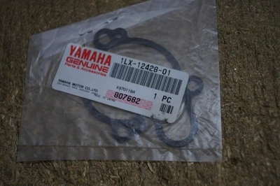 YAMAHA YZ125 WATER PUMP GASKET  1LX-12428-01 GENUINE NOS - Image 1 of 2