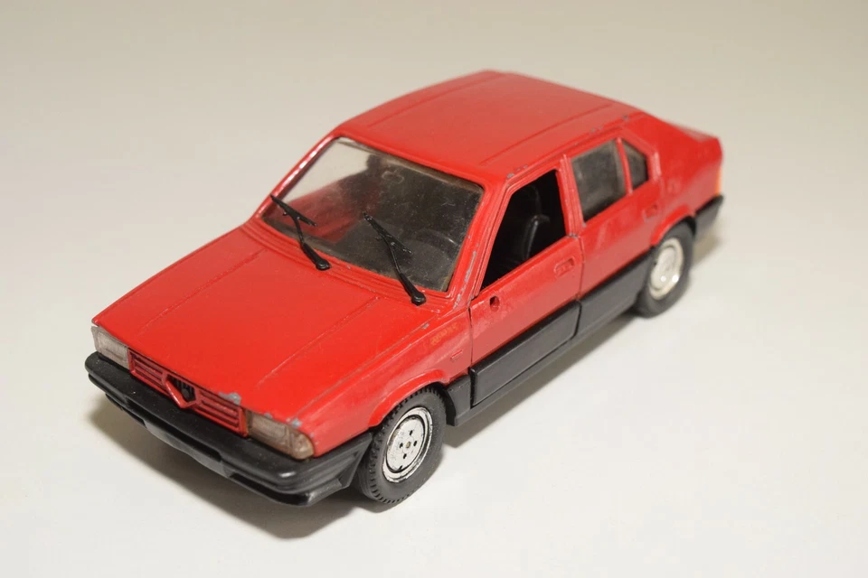 A27 1:25 POLISTIL S-205 S205 S 205 ALFA ROMEO 33 ROSSO OTTIME CONDIZIONI - Immagine 1 di 4