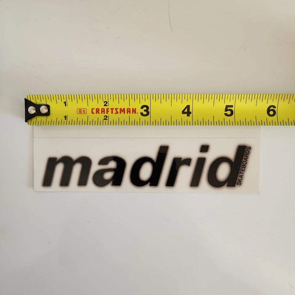 Pegatina de monopatín Madrid vintage 1,25 X 5,75 pulgadas blanca y negra Foto 1 de 4