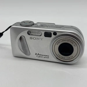 Sony Cyber-shot DSC-P8 3.2MP Digital Camera - Silver Untested - Picture 1 of 9