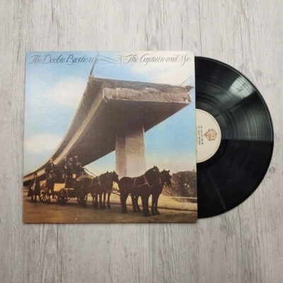 DOOBIE BROTHERS CAPTAIN AND ME WARNER BROS. P10128W Japan VINYL LP - Image 1 of 4