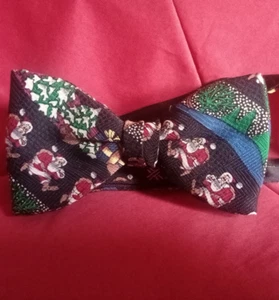Tie Rack Christmas Bow Tie Father Christmas Trees and Presents - Picture 1 of 12