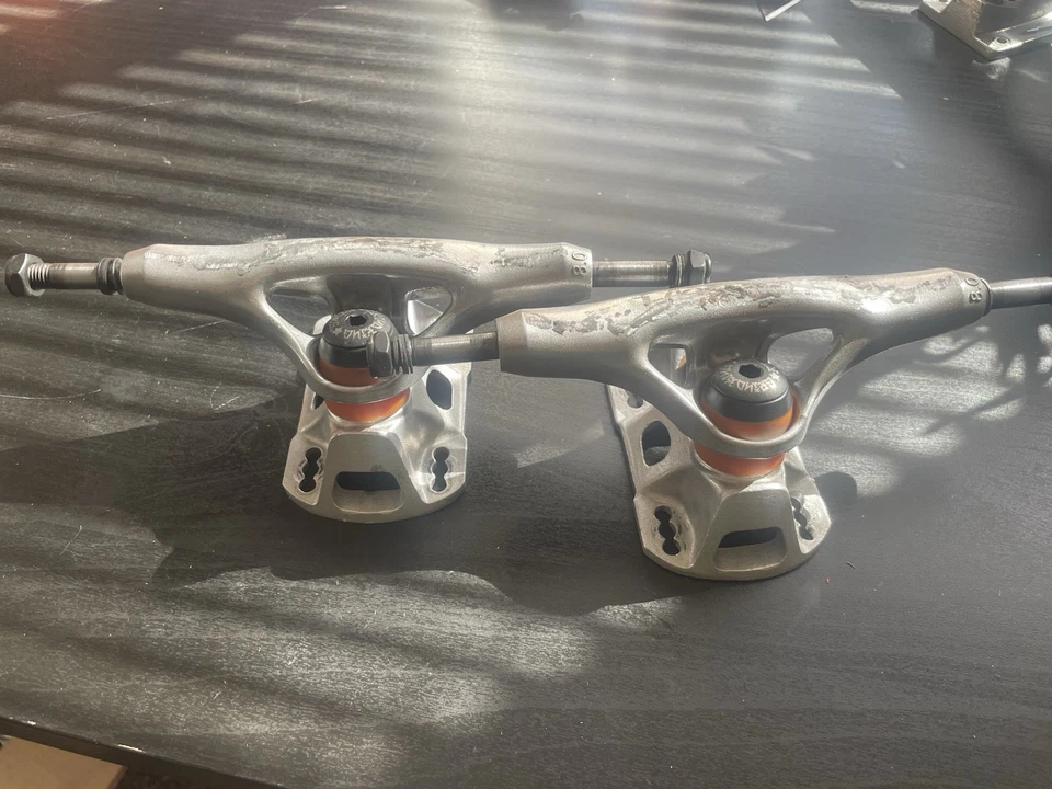 Camiones de skate Grindking Locker 8,0 Foto 1 de 3