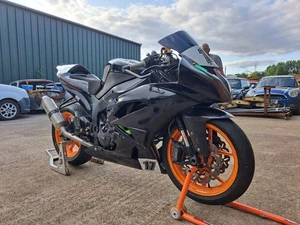 Kawasaki ZX10R Track/Race Bike (not s1000rr r1 cbr1000 gsxr zx6r) - Picture 1 of 7