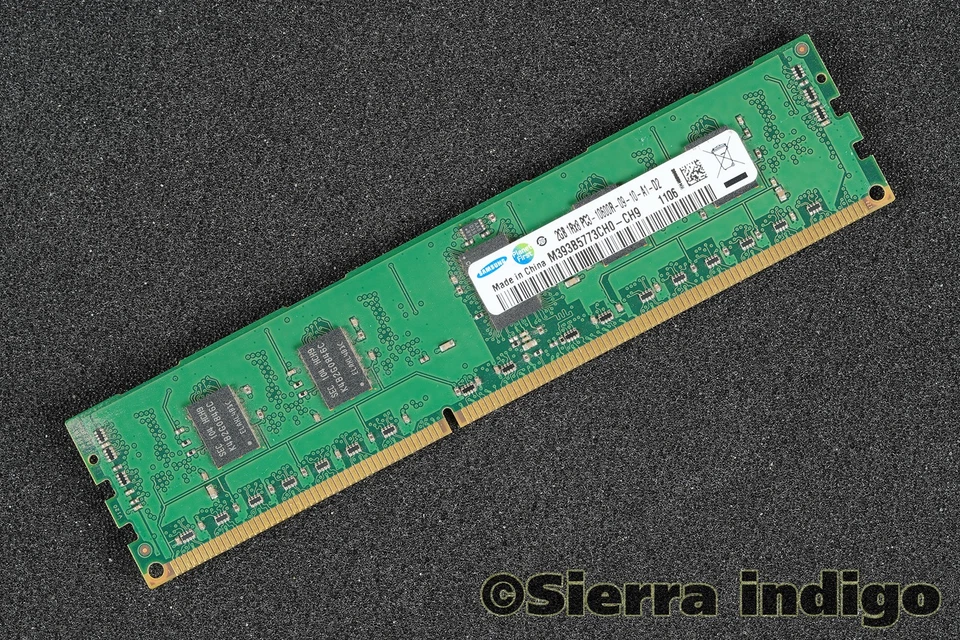 M393B5773CH0-CH9 Samsung 2GB PC3-10600R-09-10-A1-D2 Server Memory RAM 1Rx8 - Image 1 of 1