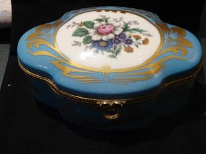 SCHÖNE LRG SIGNIERTE FRANZÖSISCHE 19. JAHRHUNDERT SEVRES STIL NACHLASS LIMOGES SCHMUCKBOX - Bild 1 von 1