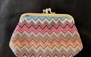 Signare Chevron Print Double Clasp Frame Coin Purse 5"x3"x2" NEW! - Picture 1 of 3