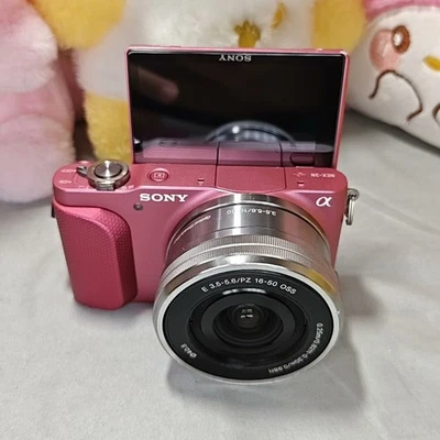 SONY Alpha NEX-3N 16.1MP Mirrorless Digital Camera With E3.5-5.6/OSS 16-50mm len - Image 1 of 4