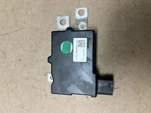 2014 - 2019 Chevrolet Malibu / Impala 2.5L Fusebox Auto Start / Stop Module OEM - Picture 1 of 6