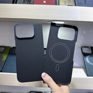 Cubierta rígida MagSafe de fibra de carbono de lujo para Google Pixel 9 Pro plegable - Imagen 1 de 4