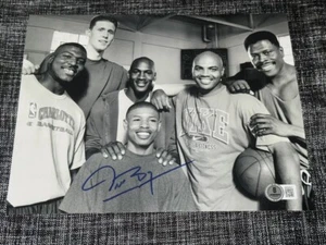 MUGGSY BOGUES SIGNED AUTOGRAPH 8X10 PHOTO HORNETS SPACE JAM MOVIE BECKETT BAS - Picture 1 of 1