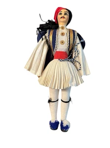 Muñeca Soldado Evzone Griega De Colección Tradicional Uniforme Fustanella 9 en Blanco Azul - Imagen 1 de 10
