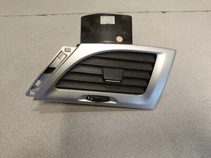 GRILLE AERATEUR DROIT RENAULT MEGANE 3 III ESTATE 1.5 DCI 110CV 1842021 - Picture 1 of 4