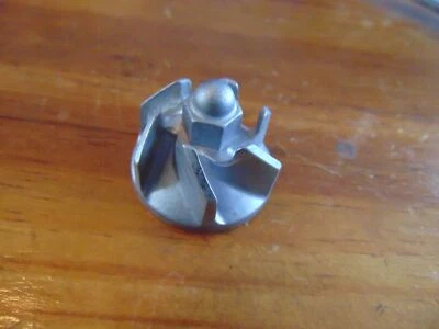 Impulsor bomba agua scooter Honda SH150 OEM 19215-KGF-910 Foto 1 de 4