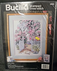 Kit punto croce timbrato Bucilla pergolato floreale #40676 11" x 14" Erin Dertner 1992 - Foto 1 di 4