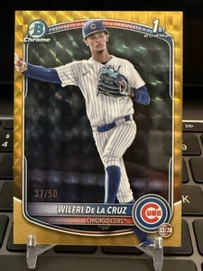 2025 Bowman Chrome Wilfri De La Cruz 1st Gold Geometric /50 Chicago Cubs - Bild 1 von 2