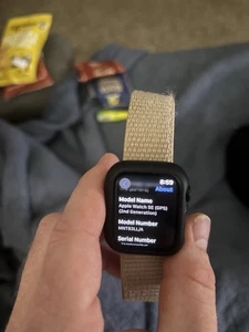 Apple Watch SE (2022) 40mm Midnight Aluminum Case - Photo 1 sur 3