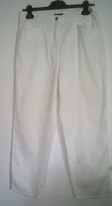 Weiße Edel-Jeans mit Gummizugeinsätzen im Bund Gr. 42 / Kurzgröße 21 - Bild 1 von 1