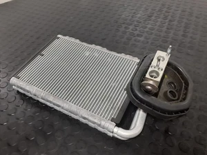 ASTON MARTIN DB11 A/C Evaporator 2016-2023 2318300284 - Picture 1 of 8