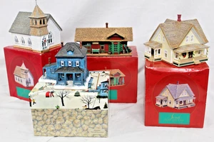 Hallmark Gebäude - Lot von (4) mit The Sarah, Plain & Tall Movie Replica Pieces - Bild 1 von 17