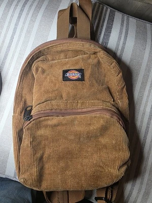 Dickies 迷你背包 灯芯绒 棕色骆驼 - Y2K 节日包 - 彩色内饰 — 第 1/4 张图片