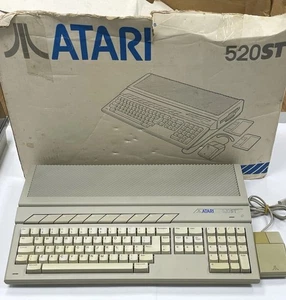 Atari 520 ST FM Computer with Mouse, Games/Floppys, ST Sourcebook, Box - Picture 1 of 20
