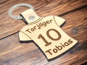 Fußball Schlüsselanhänger personalisiert Wunsch Gravur Leder Trikot weiß - Bild 1 von 6