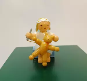 Margeritenengel sitzend mit Nadel & Teddy 634/70/14 - Wendt & Kühn "Rarität" NEU - Bild 1 von 1