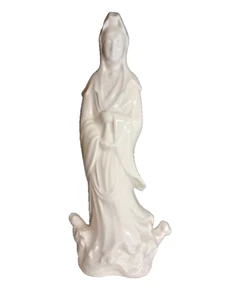 Vintage White porcelain Guanyin marked on base USA? - Picture 1 of 6